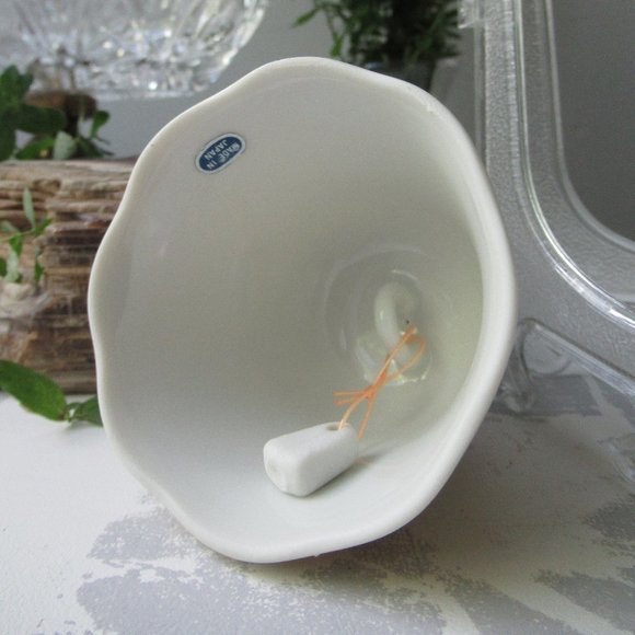 Porcelain Bell Village Landscape, Japan - Picture 11 of 13